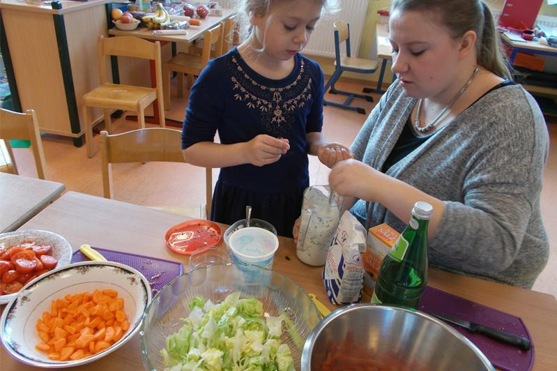 Salat zubereiten