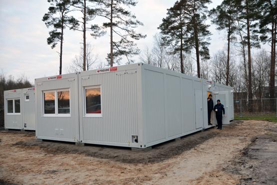 Container als Unterkunft für das DRK-Rettungsteam