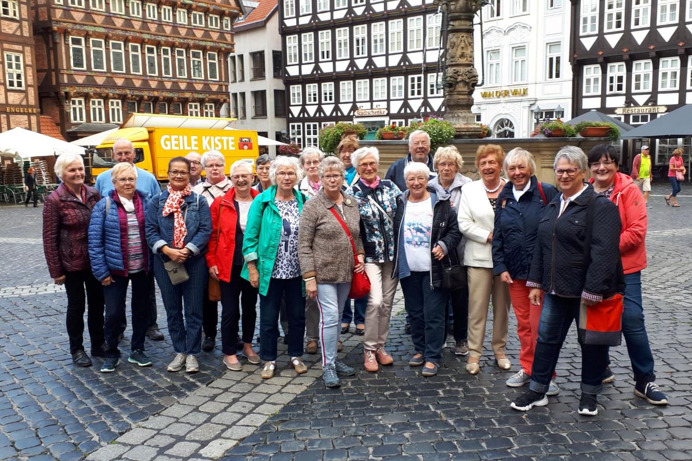 Ehrenamtliche Sozialdienstdamen beim Ausflug