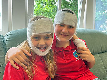 Kopfverband beim Gruppentreffen