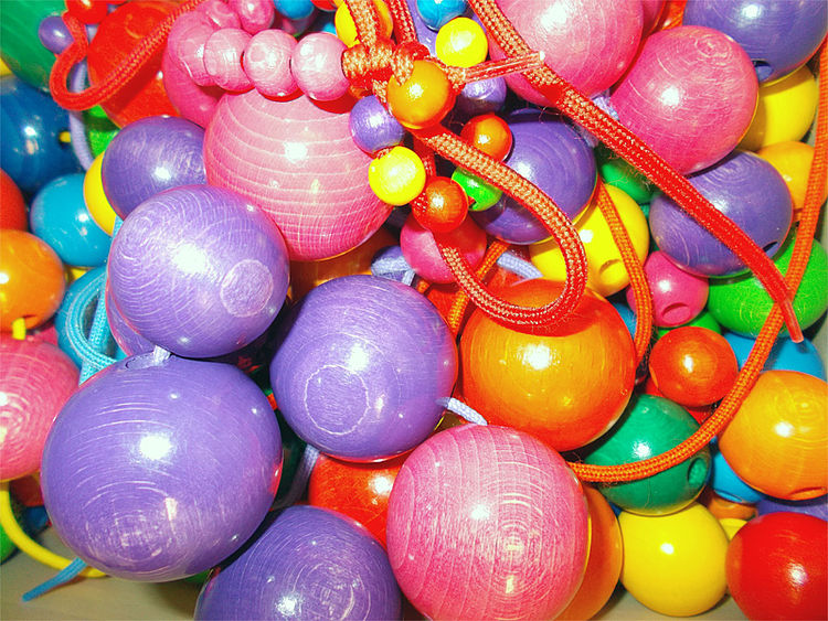 Bunte Kugeln in verschiedenen Größen