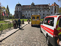 Rettungswagen vorm Celler Schloss