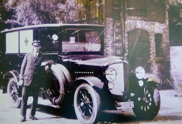 Historischer Krankentransportwagen
